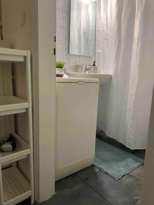 Charming House In Central アテネ エクステリア 写真